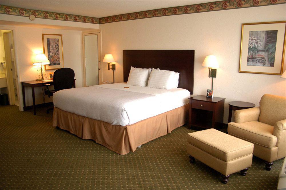 Holiday Inn Express & Suites Lakeland South, An Ihg Hotel Room photo