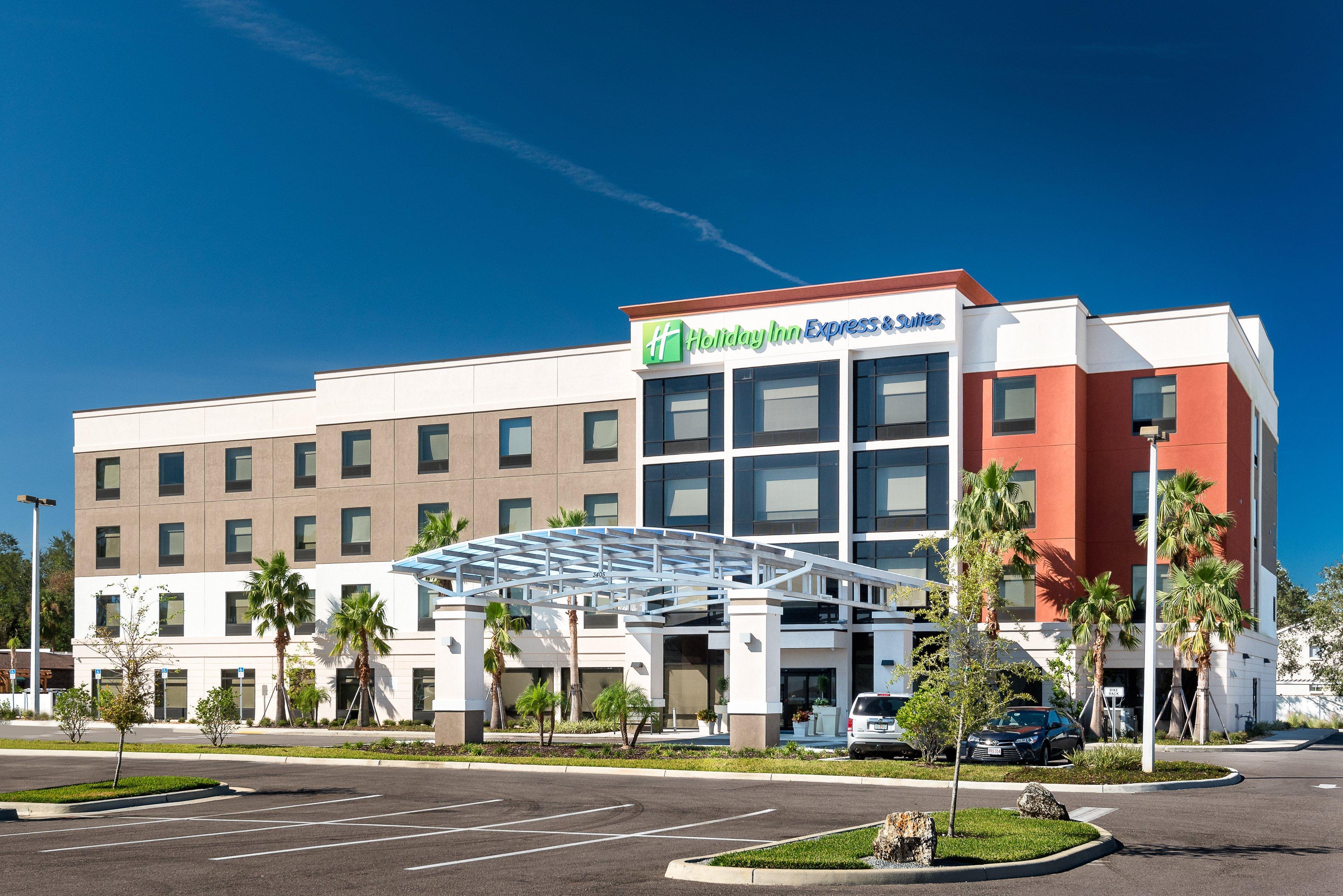 Holiday Inn Express & Suites Lakeland South, An Ihg Hotel Exterior photo