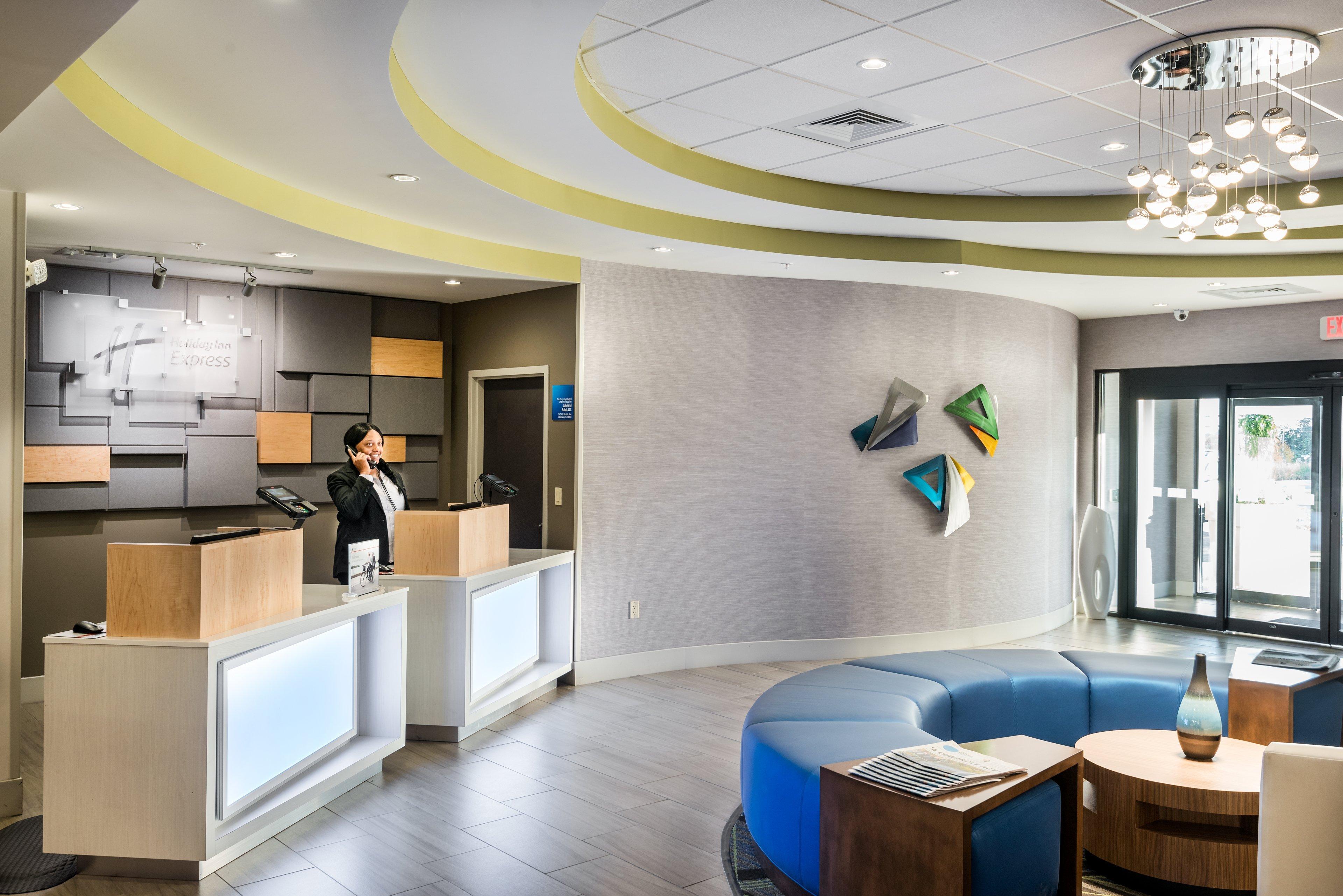 Holiday Inn Express & Suites Lakeland South, An Ihg Hotel Exterior photo