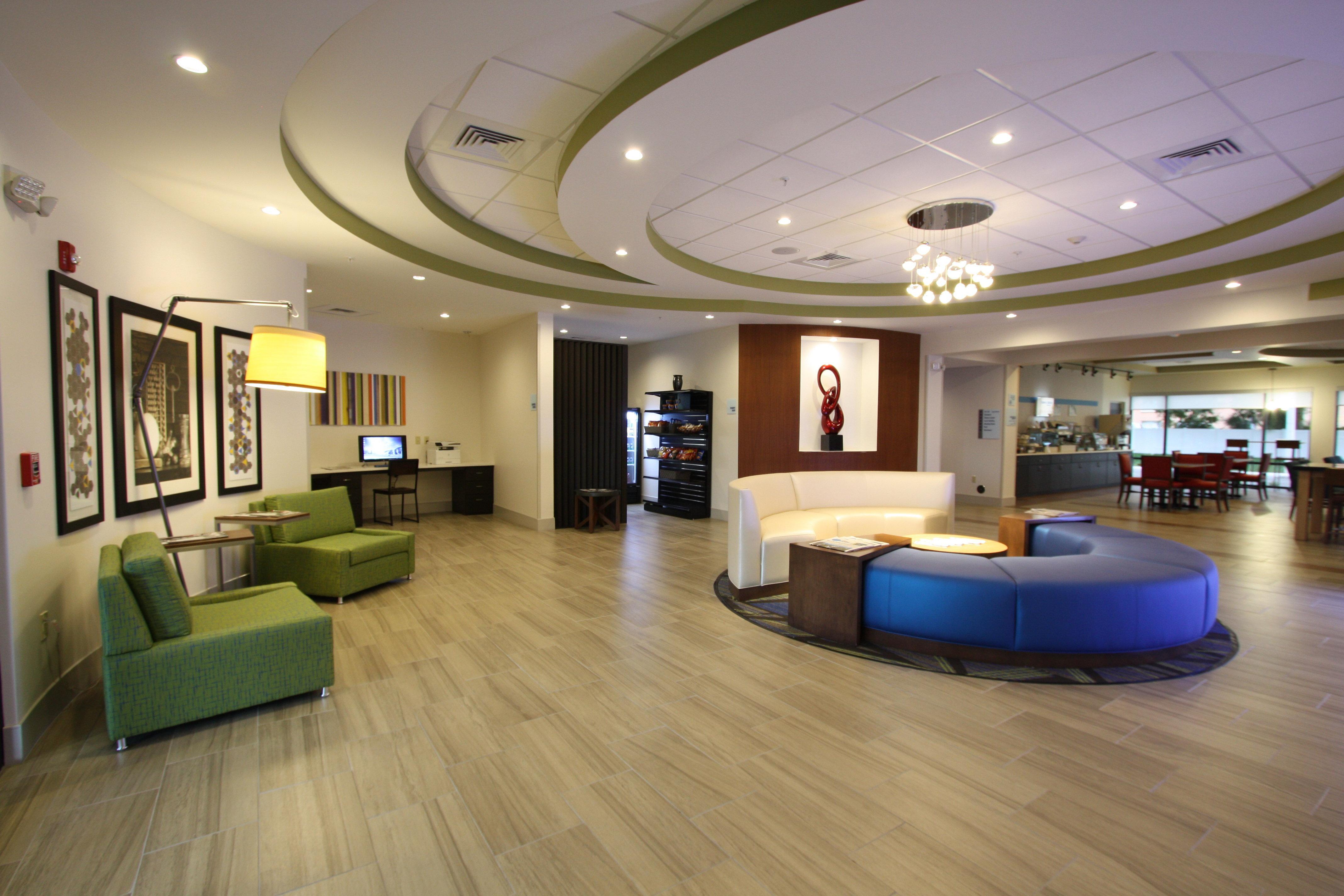 Holiday Inn Express & Suites Lakeland South, An Ihg Hotel Exterior photo