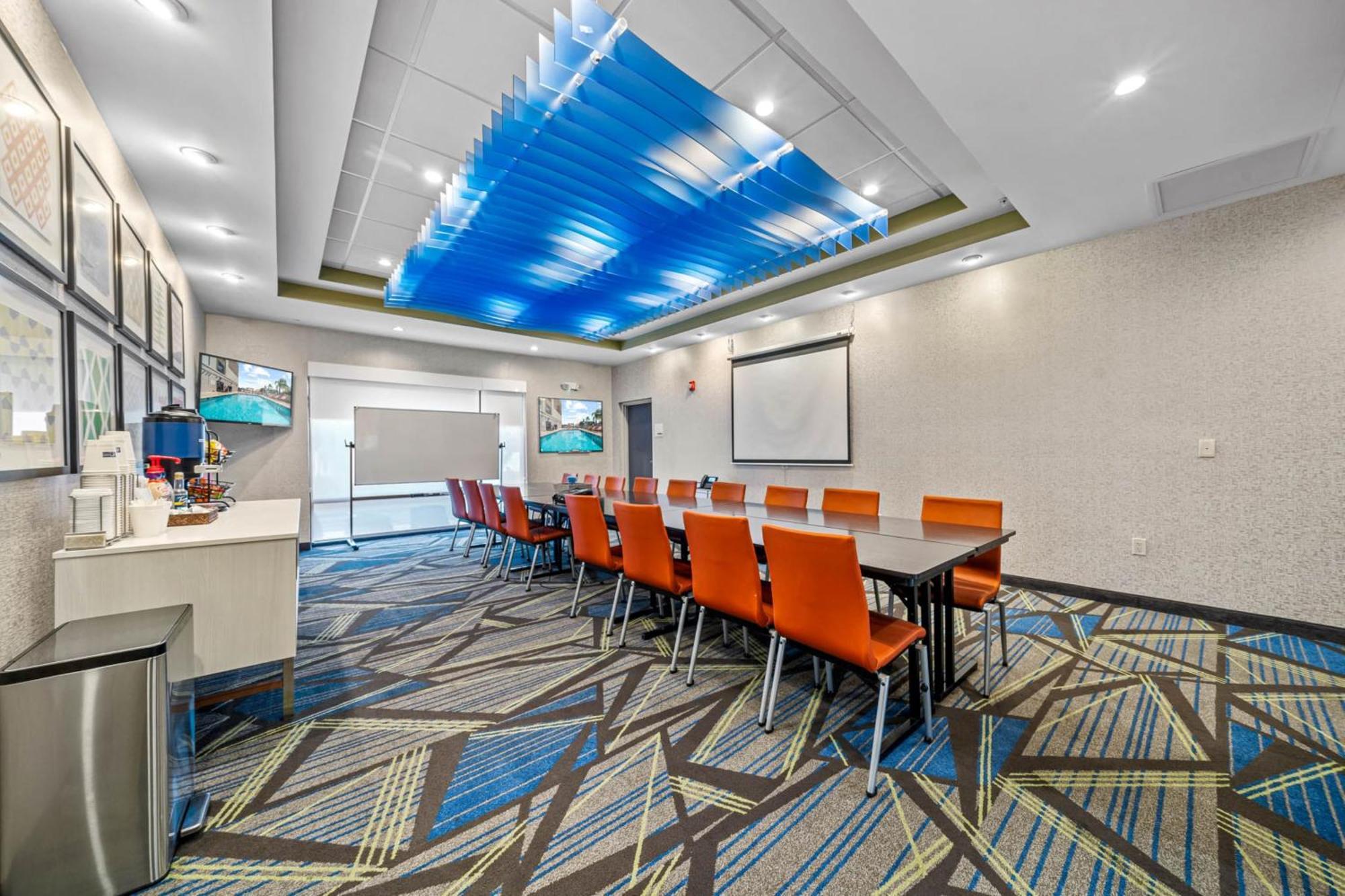 Holiday Inn Express & Suites Lakeland South, An Ihg Hotel Exterior photo