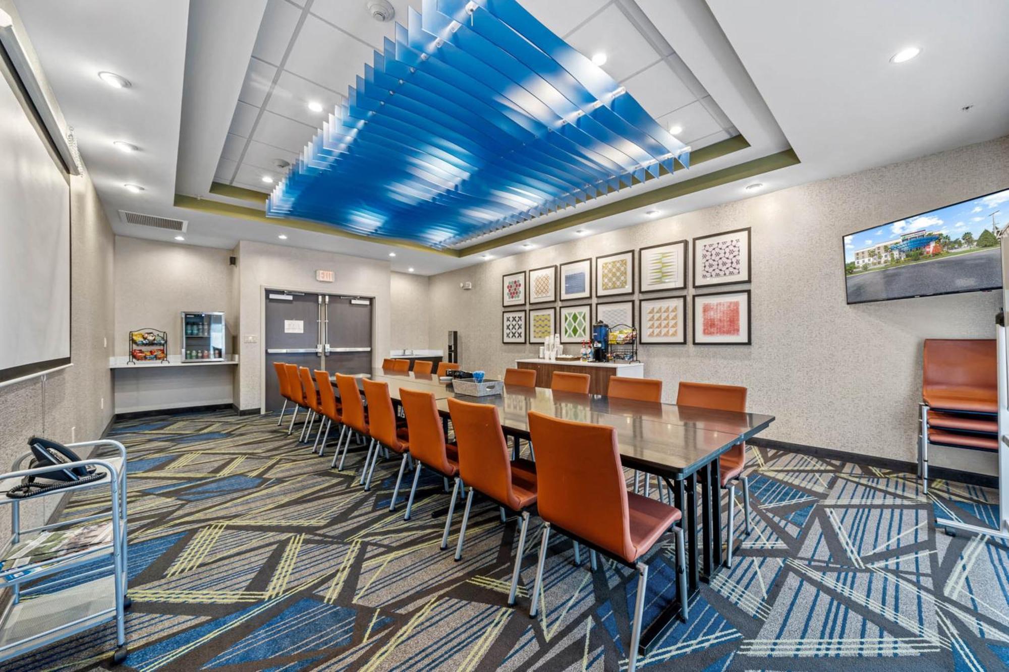 Holiday Inn Express & Suites Lakeland South, An Ihg Hotel Exterior photo