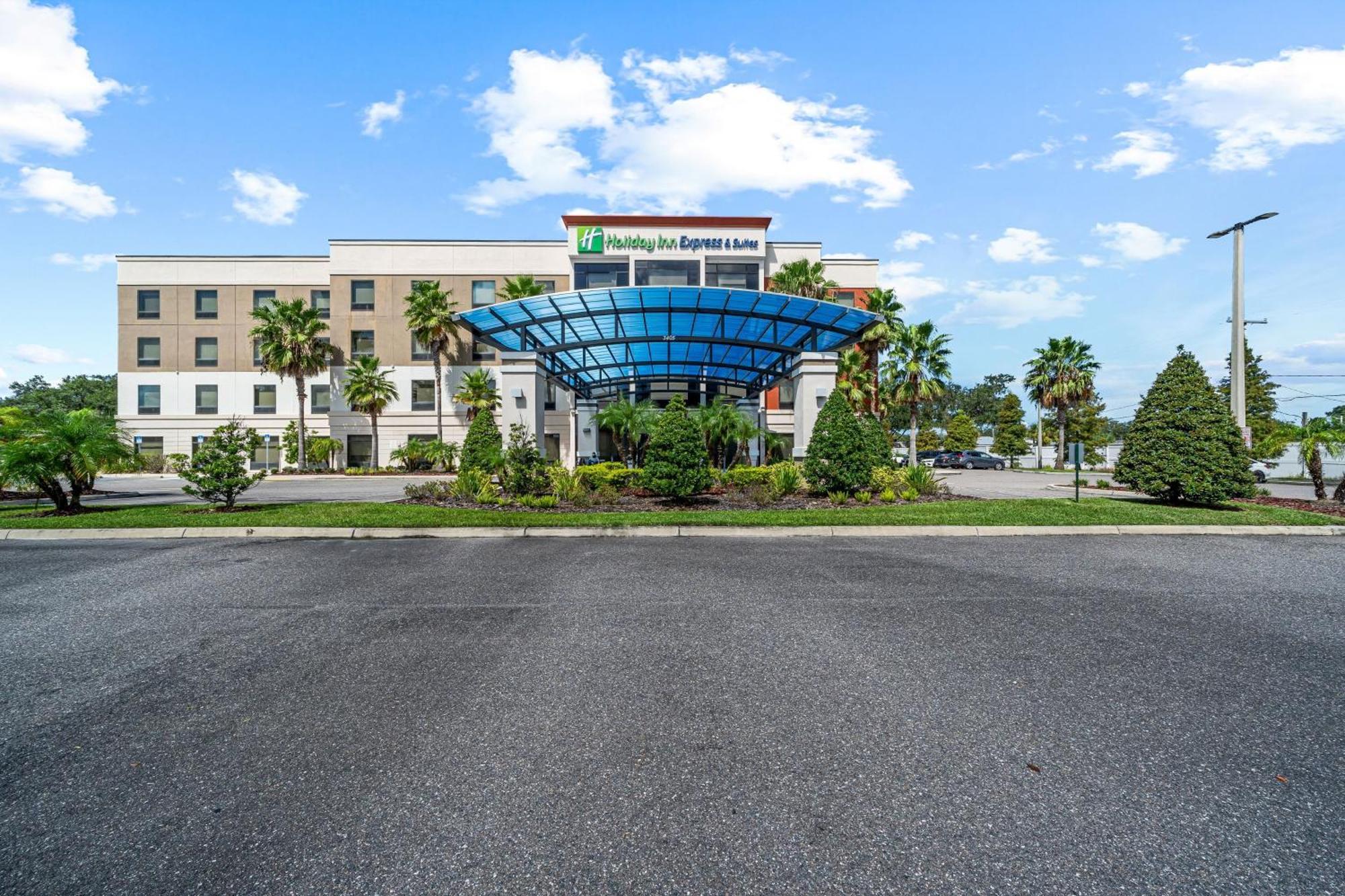 Holiday Inn Express & Suites Lakeland South, An Ihg Hotel Exterior photo