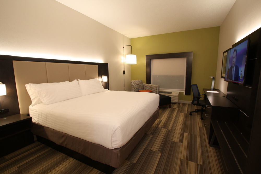 Holiday Inn Express & Suites Lakeland South, An Ihg Hotel Exterior photo