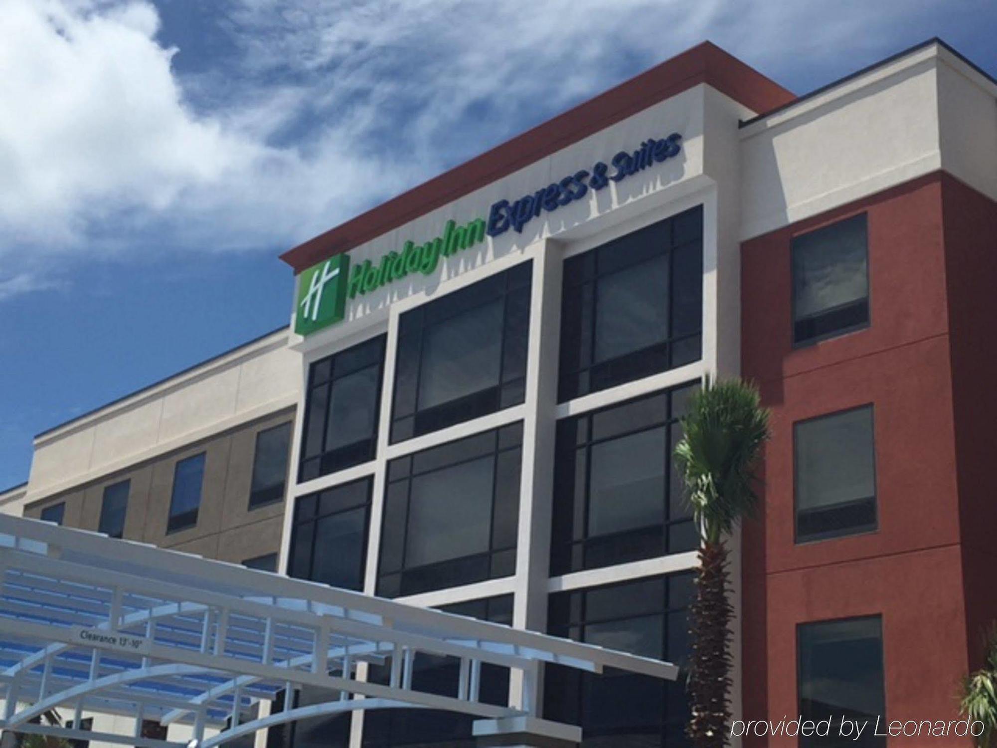 Holiday Inn Express & Suites Lakeland South, An Ihg Hotel Exterior photo